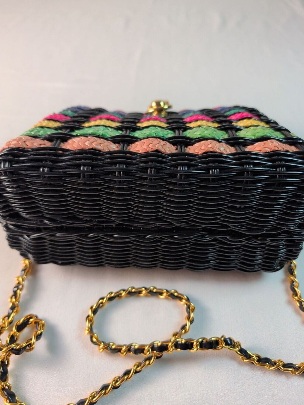 Vintage 60/70s Rainbow Wicker Crossbody Bag Gold Chain Strap - Picture 7 of 7